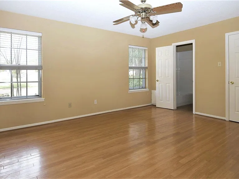 111 Azalea St — Photo 9