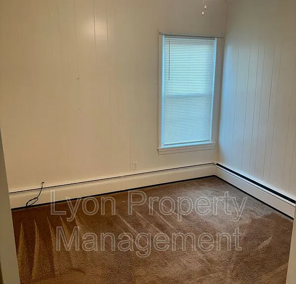 98 Anthony Ave #3R — Photo 9