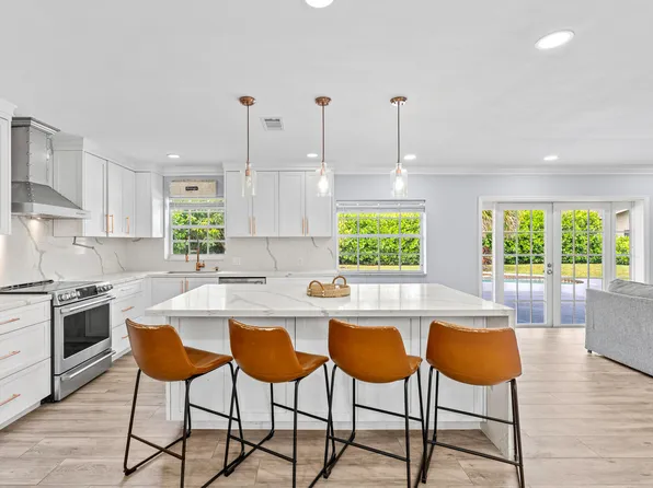 10098 Ramblewood Drive, Coral Springs, FL 33071