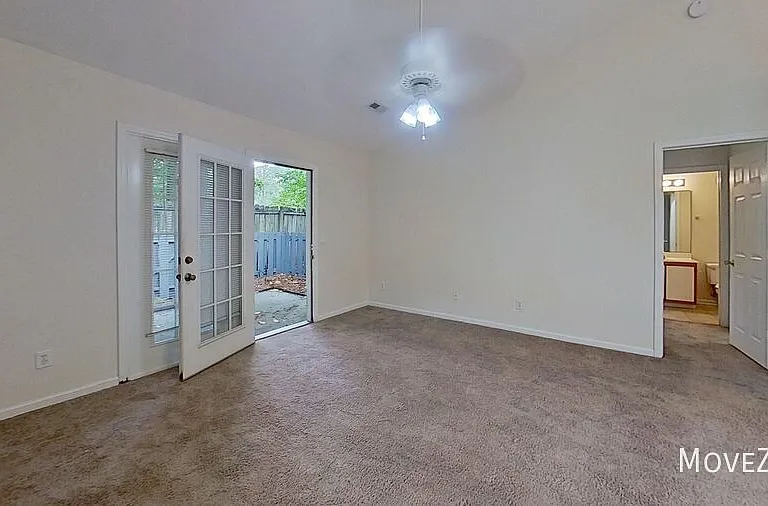 305 Saint Rosea Dr — Photo 16