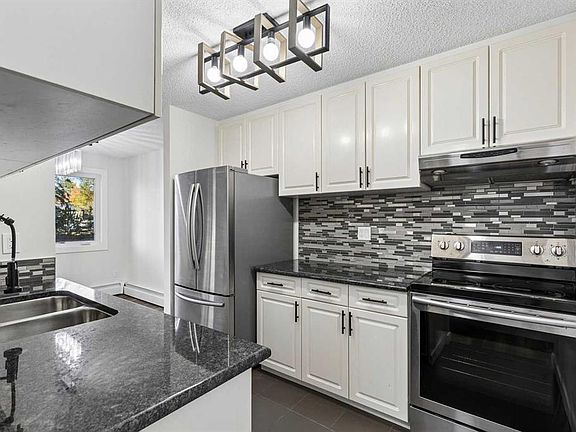 5th image of 723 N 57th Ave SW #226
