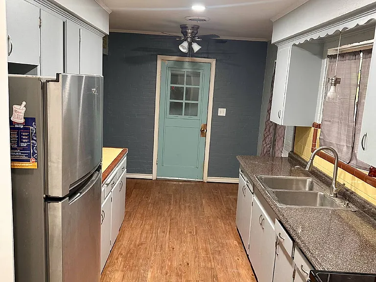 713 Vine Ave — Photo 5