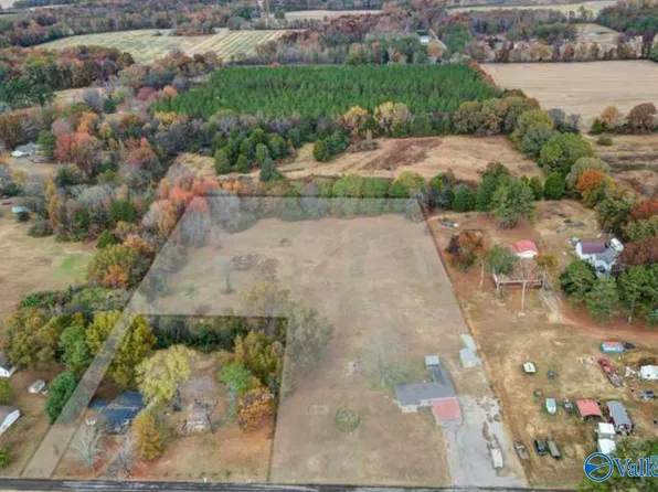 18195 Minnie Dr, Athens, AL 35611