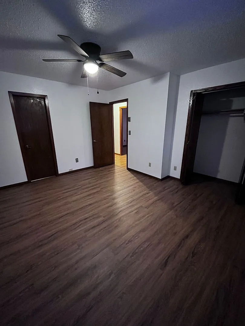 4 Bedroom 2 Bath House Fully Fenced Yard Hazen — Photo 3