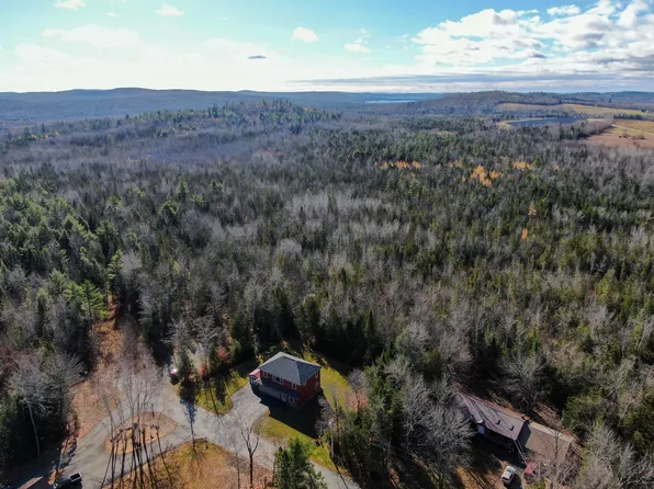 83 Albert Drive, Lincoln, ME 04457