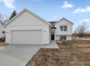 75 N 2nd St NE, Cedar Springs, MI 49319