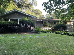 25 Dunlop Rd, Huntington, NY 11743