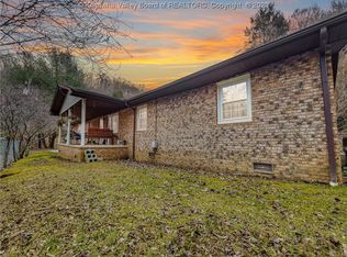 60 Stollinball Rd, Chapmanville, WV 25508