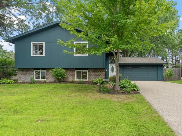 3116 Red Oak Cir N, Burnsville, MN 55337