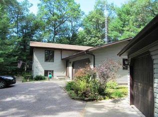 S2122 Pine View Ct, Baraboo, WI 53913