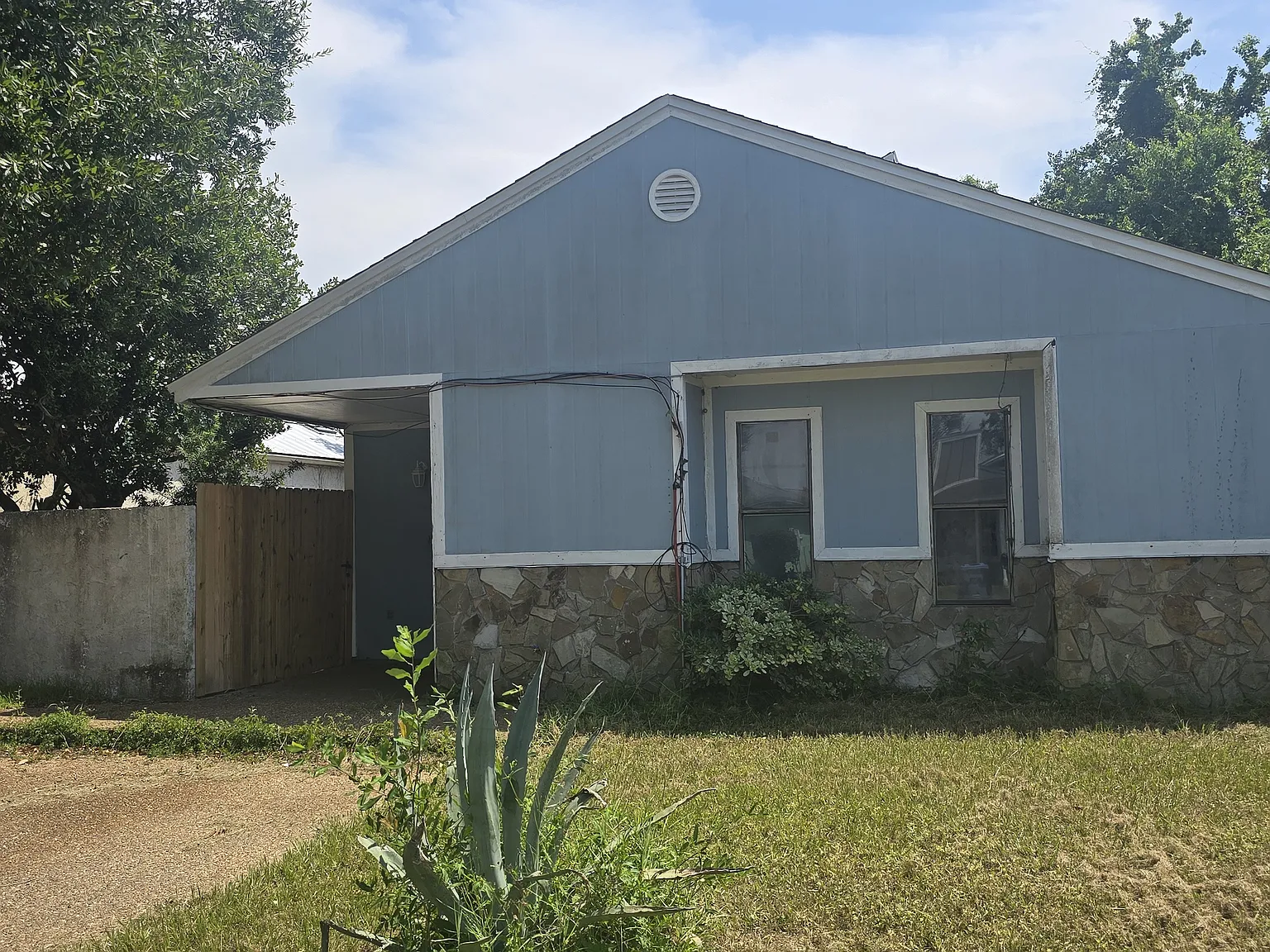 3 bed, 1500 sqft, $1,775 — Photo 1