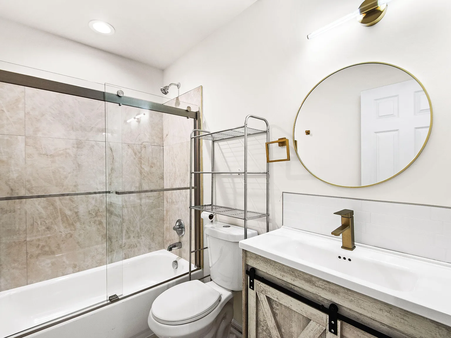 4 bed, 3.0 bath, 1944 sqft, $1,070 — Photo 4