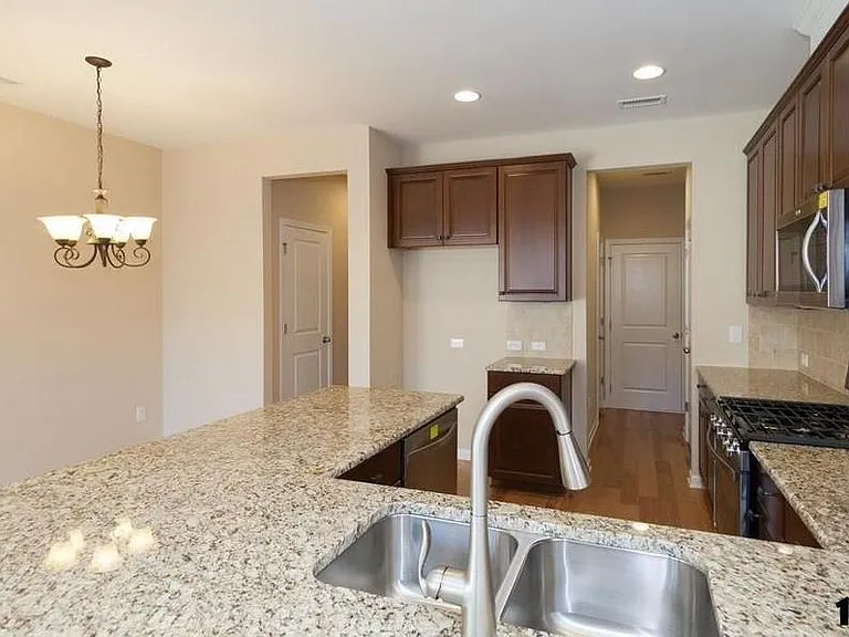 130 Rubrum Dr — Photo 7