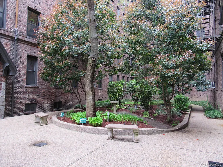 83-19 116th St #2H — Photo 15