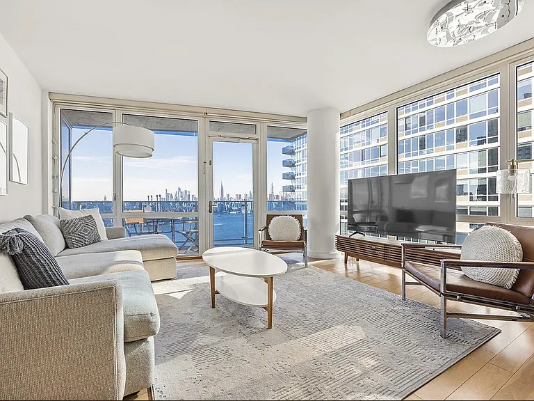22 N 6th St #27D — Photo 1