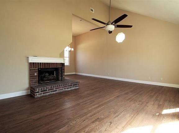 4th image of 8013 Trail Lake Dr