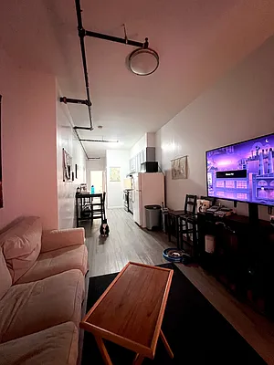 Rented by E Realty International Corp | media 1