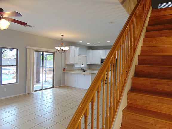 3rd image of 1337 E Martha Dr
