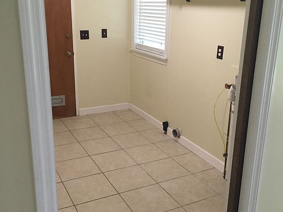 5th image of 2509 Seymour St