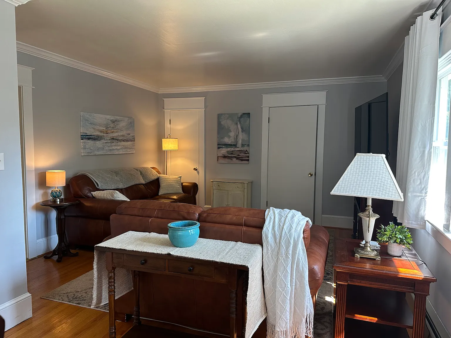 2 bed, 1.5 bath, 1600 sqft, $2,100 — Photo 3