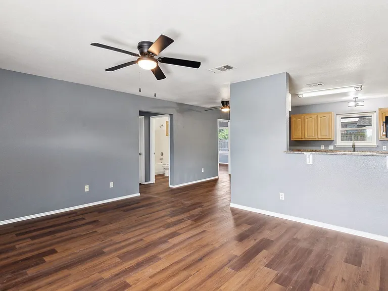 1502 Sharron Ct — Photo 11