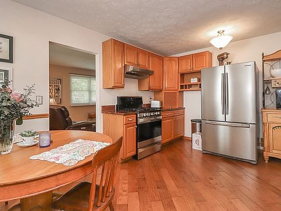 5th image of 849 Sandalwood Dr