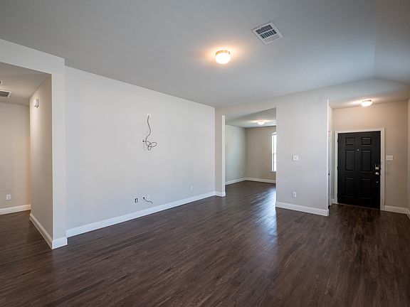 4th image of 1004 Alexa Dr