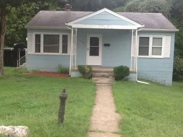 409 Park Ave, Farmville, VA 23901