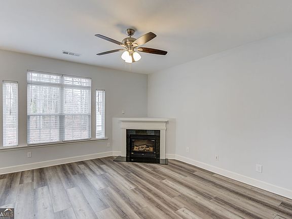 5th image of 2682 Pierce Brennen Ct NE