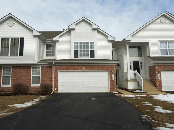 875 Stuarts Dr, St Charles, IL 60174