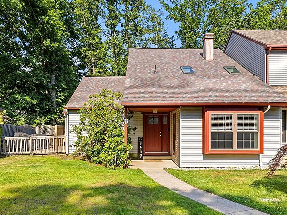 3rd image of 718 Cooper Ferry Ct