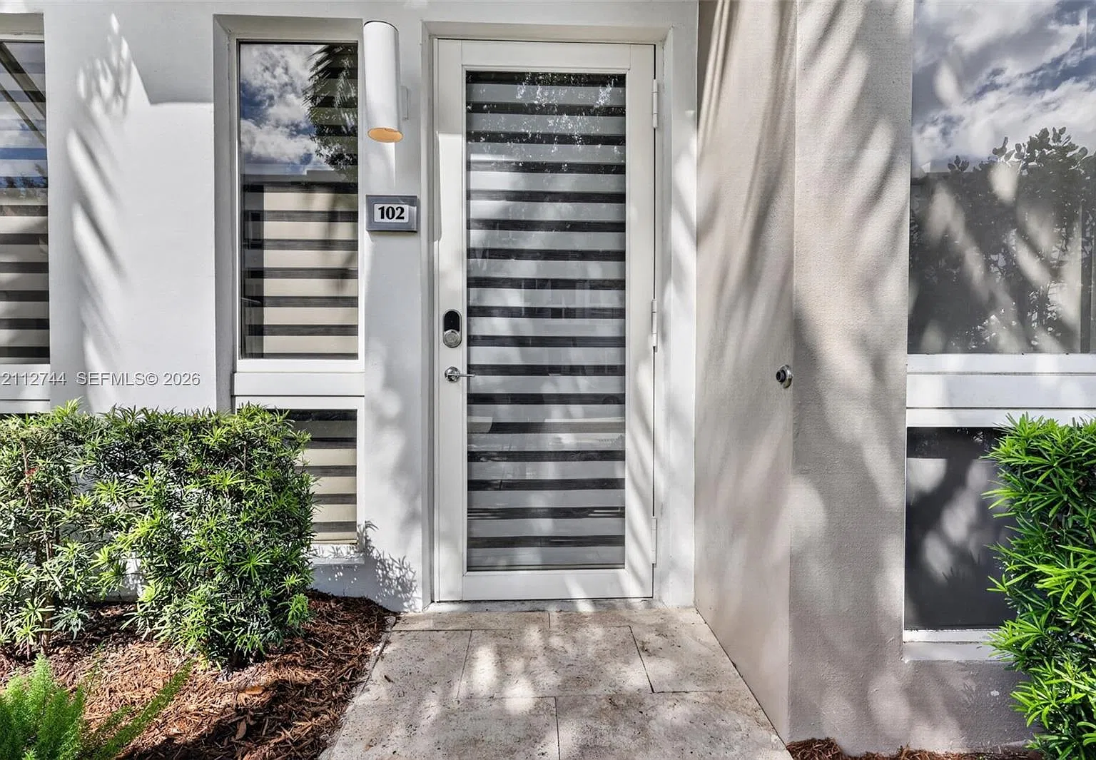 Landmark At Doral Condo — Photo 2