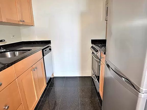 3rd image of 166 2nd Ave APT 7G
