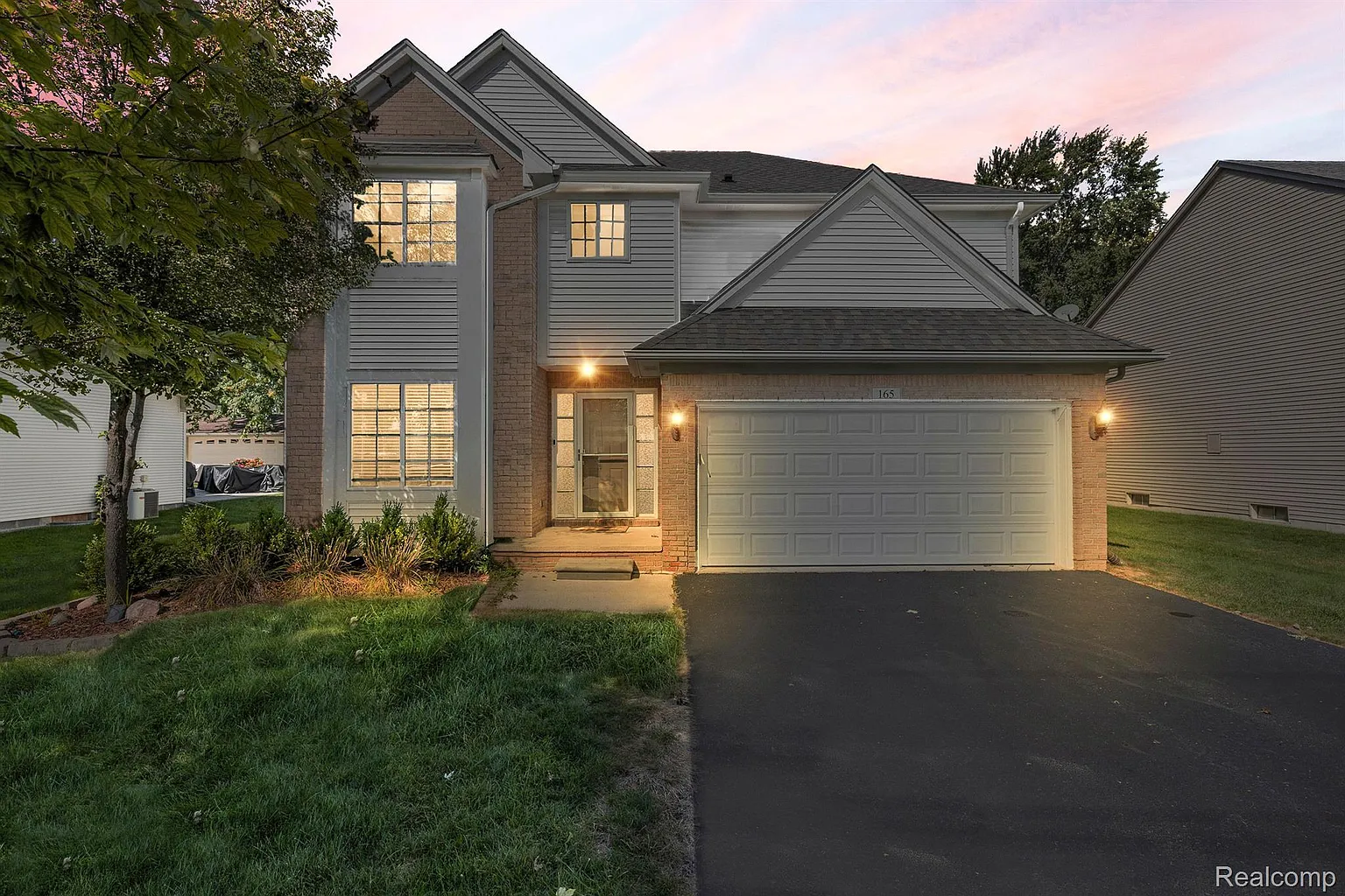 165 Eastlawn Dr photo 1