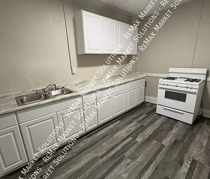 4429 Warner Rd #3 — Photo 6