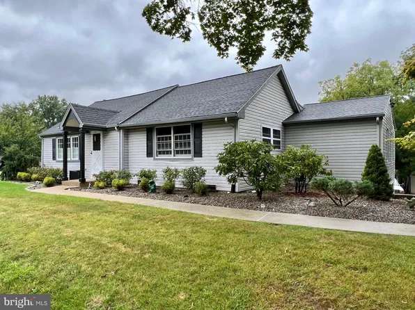 1063 Almshouse Rd, Warrington, PA 18976