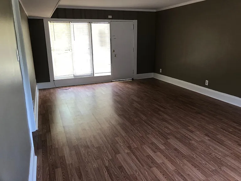 637 Henderson St #1 — Photo 4