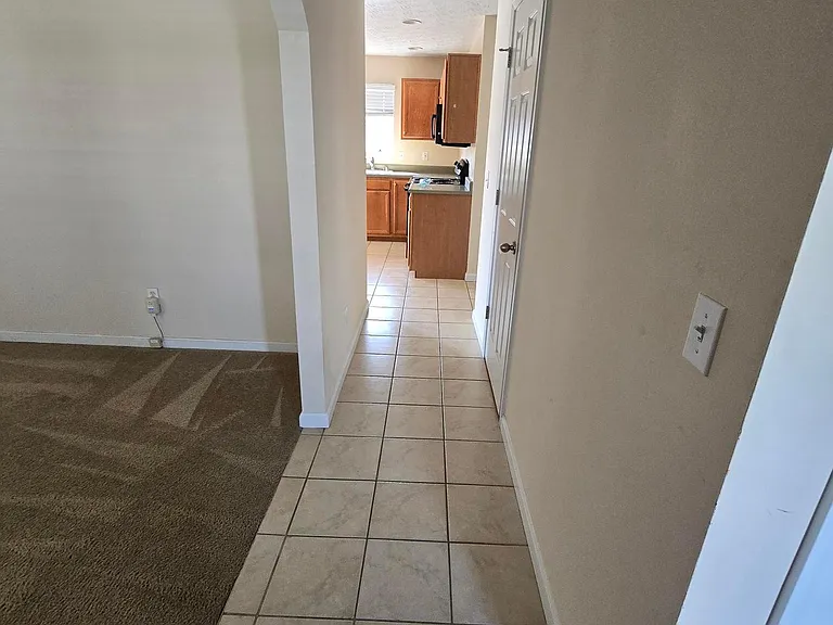 1119 Donner Dr — Photo 3