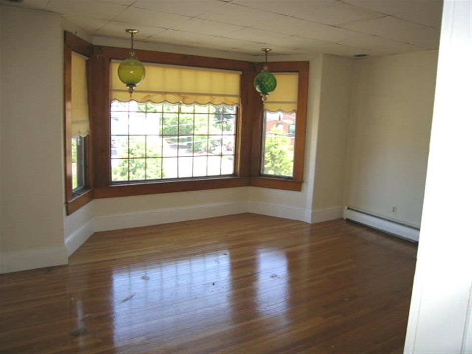 2nd image of 204 Washington St