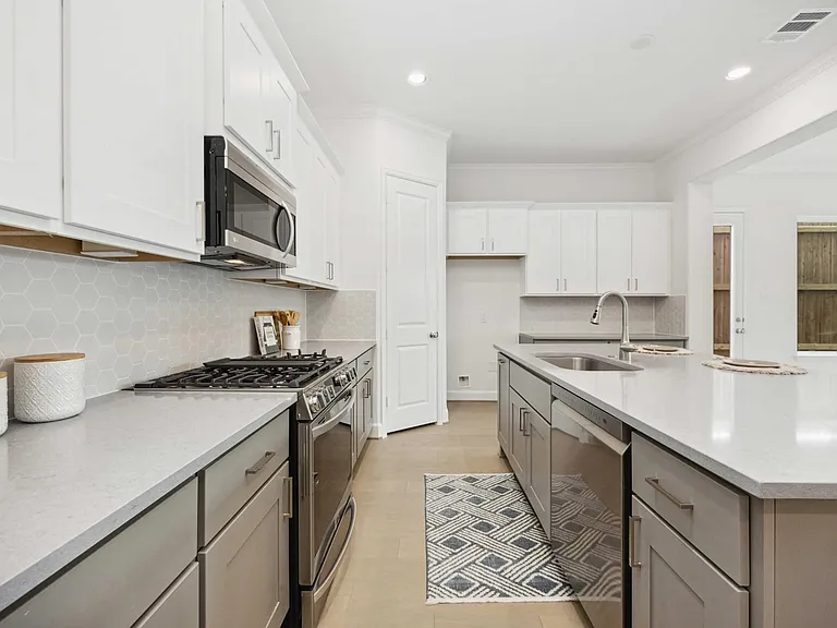 1307 Beachton St — Photo 7