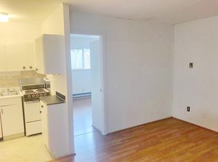 422 NE 70th St APT 2, Seattle, WA 98115