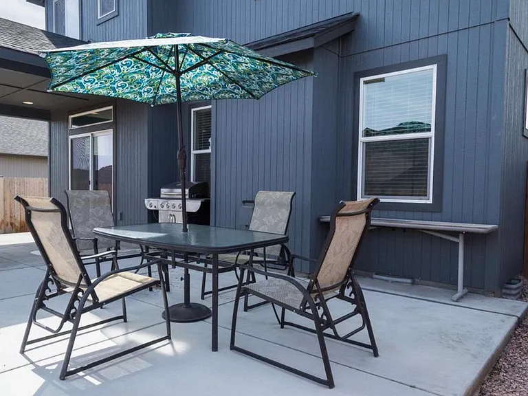 3577 SW Pumice Stone Ave — Photo 16