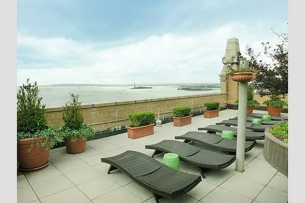 Rented by BLU Real Estate | media 21