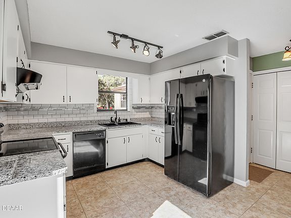5th image of 6206 Sequoia Dr