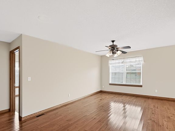 5th image of 2515 Indiana Avenue