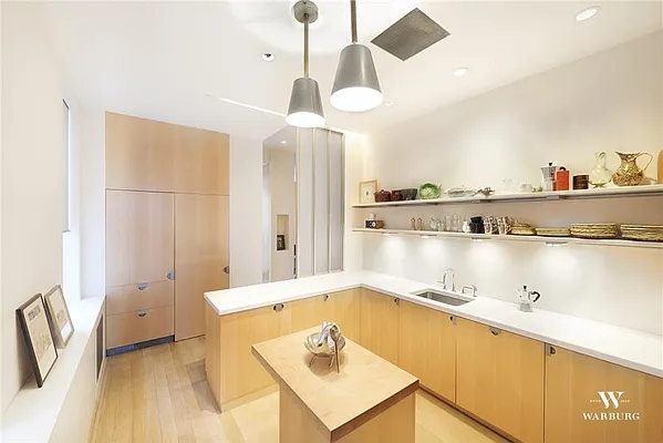 Sold by Warburg | media 13