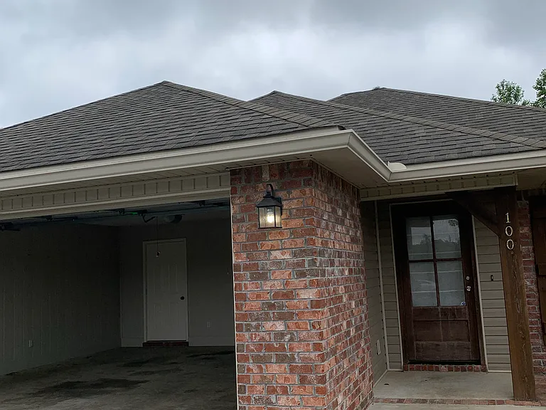100 Hawthorne Dr — Photo 3
