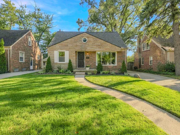 1518 Red Run Dr, Royal Oak, MI 48073