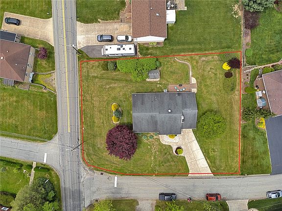 5th image of 401 Woodhaven Dr