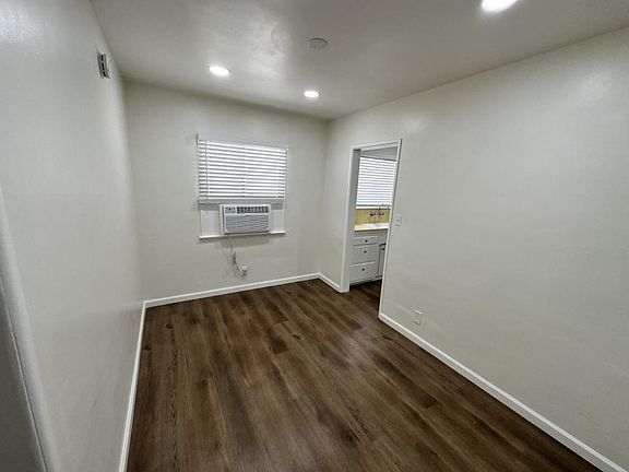4th image of 13818 Christine Dr APT B